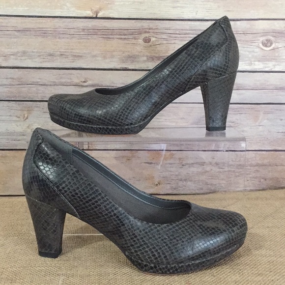 clarks snakeskin pumps
